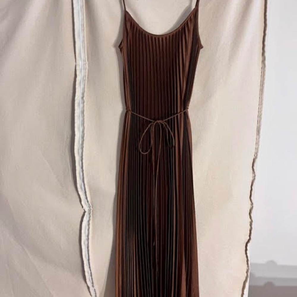 $495 Vince Amber Pleated Cami Midi Dress - Size Medium